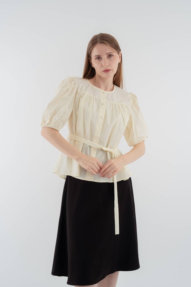 VOCA - 블라우스 - Puff sleeves waist tied blouse_Beige