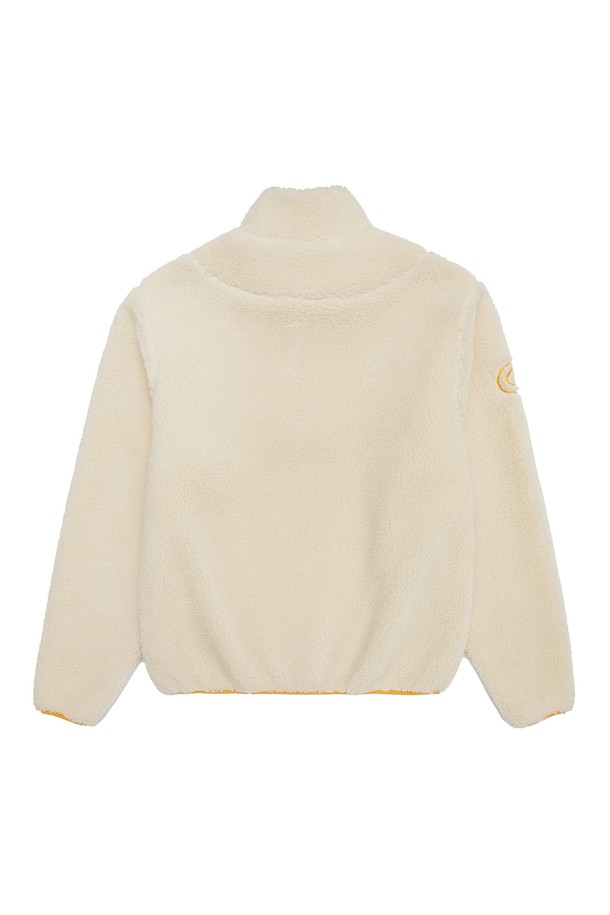 25FW Bluebird Shearling Fleece (블루버드 셜링 플리스) 오트밀은 남녀 공용으로, 가을과 겨울에 따뜻하게 입을 수 있는 플리스 재킷입니다. 하이덴시티 플리스 소재를 사용하여 부드러운 촉감과 보온성을 제공하며, 릴랙스핏으로 편안한 착용감을 선사합니다. 캐주얼, 스포티, 미니멀 스타일을 모두 소화할 수 있으며, 일상복이나 아웃도어 활동 시 산책룩, 캠핑룩으로 활용하기 좋습니다. 하프 집업 디자인과 레귤러 기장으로, 메쉬 안감 칼라, 트리코트 이너 라이닝, 신축성 있는 소매단과 밑단 등의 디테일이 돋보입니다. 무지 디자인의 오트밀 컬러로 어떤 스타일에도 쉽게 매치할 수 있습니다.
