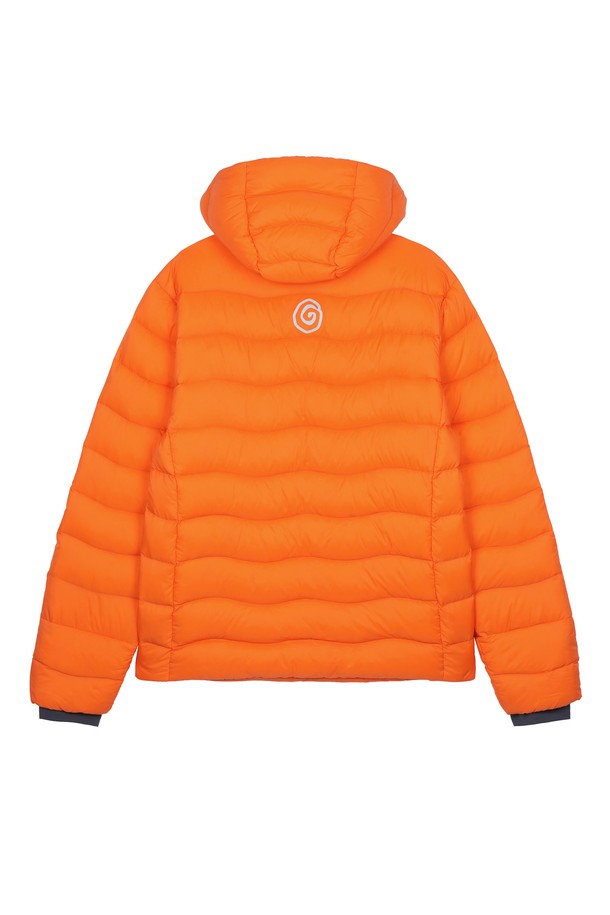 25FW 에이더 다운 재킷 탠저린은 아웃도어 활동과 일상생활 모두에 적합한 겨울용 다운 재킷입니다. 오렌지 및 탠저린 컬러로 출시되었으며, 스포티한 스타일을 연출합니다. 나일론, 구스다운, 페더 소재를 사용하여 보온성과 부드러운 촉감을 제공하며, 두꺼운 두께로 한겨울 추위에도 끄떡없습니다. 후드, 양방향 지퍼, 손목 보온 디자인, 다양한 포켓, 방수 및 방풍 기능을 갖춰 여행, 캠핑, 등산 등 다양한 TPO에 활용 가능합니다. 레귤러핏의 숏패딩으로, 스포티, 고프코어, 캐주얼 스타일을 즐기는 분들께 추천합니다.
