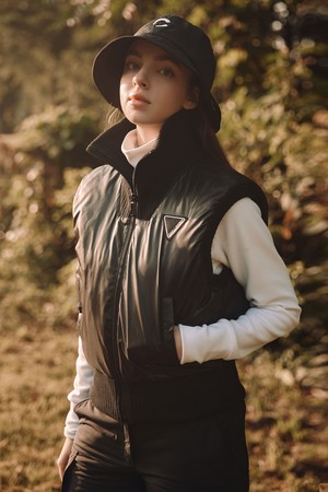 여성 글로시 구스다운 골프 베스트 블랙_BLACK-a