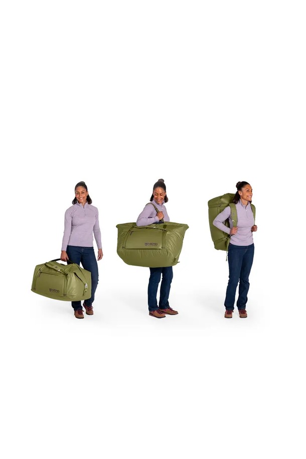 [NEMO] 더블 하울 100리터 여행용 캐리어는 여행, 캠핑, 아웃도어 활동에 적합한 라지 사이즈의 더플백입니다. 방수 기능과 경량 설계로 제작되었으며, 넉넉한 100리터 용량으로 짐을 효율적으로 수납할 수 있습니다. 나일론과 폴리에스테르 소재를 사용하여 내구성을 높였으며, Nova Lake, Black, Chai 세 가지 색상으로 제공됩니다. 컨버터블 디자인, 넓은 개구부, 패딩 백팩 스트랩, 메쉬 포켓, 압축 버클 등 다양한 특징을 갖추어 사용자의 편의성을 높였습니다. 지퍼형 잠금 방식으로 내용물을 안전하게 보호하며, 원통형 디자인으로 짐을 쉽게 넣고 꺼낼 수 있습니다.

