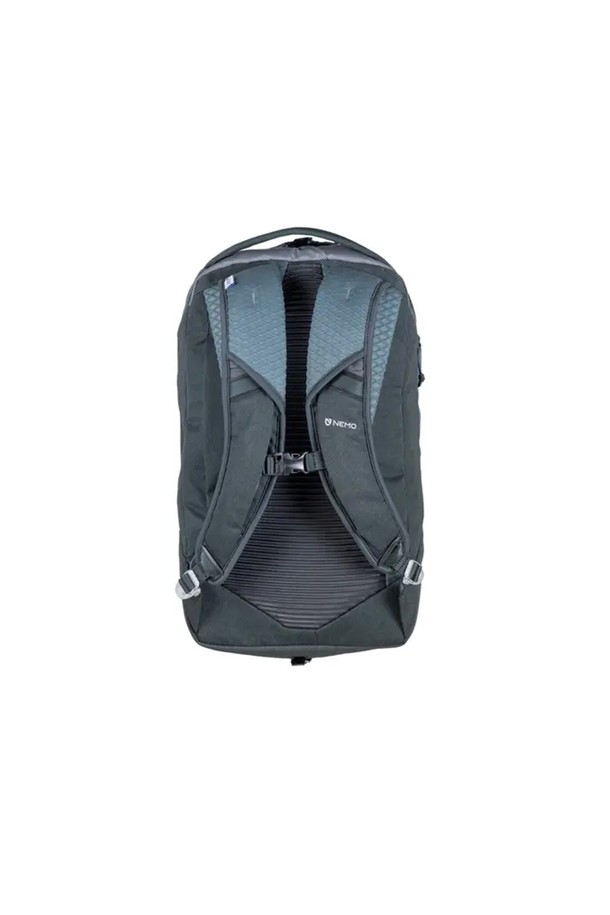 NEMO(네모) 밴티지 시리즈 30L 백팩은 일상, 여행, 스포츠, 하이킹 등 다양한 용도로 활용 가능한 라지 사이즈 백팩입니다. 나일론과 폴리에스테르 소재로 제작되어 방수, 통기, 경량 기능을 제공하며, 16인치 노트북 수납이 가능한 실용적인 디자인입니다. 내부에는 노트북 수납공간, 신발 수납공간, 물병 포켓이 있으며, 자전거 라이트 고리와 가슴벨트가 있어 편리합니다. 30L 용량에 무지 디자인, 사각 형태로 제작되었으며, Chai와 Black 두 가지 컬러로 출시되었습니다. 재활용 소재를 사용하여 환경까지 생각한 프레임리스 타입의 지퍼형 백팩입니다.
