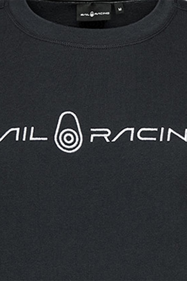 BOWMAN SWEATER_999는 면 소재의 라운드넥 긴소매 스웨터입니다. 블랙 컬러에 레귤러핏으로 제작되었으며, 가을과 겨울에 입기 좋은 두꺼운 두께감을 제공합니다. 캐주얼, 스포티, 미니멀 스타일을 연출하기 좋으며, 일상생활은 물론 출근룩으로도 활용 가능합니다. 부드러운 촉감과 로고 프린팅이 특징이며, 데일리룩에 포인트를 더해줍니다.
