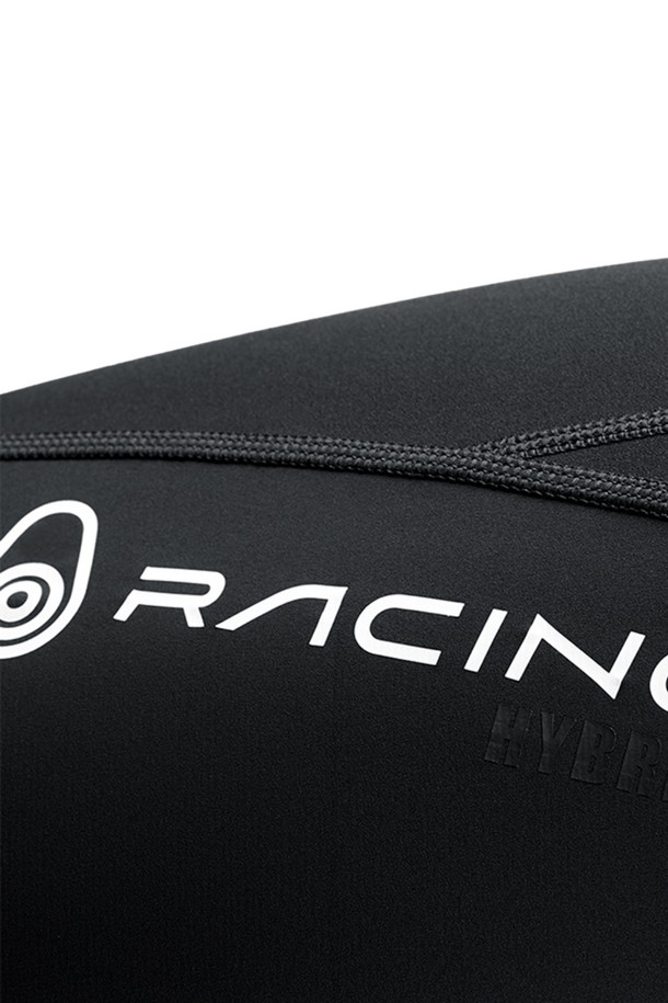 오르카 하이브리드 레깅스_999는 여성용 수영/스킨스쿠버 레깅스로, 여름철 휴가 및 바캉스룩에 적합한 스포티한 스타일을 연출합니다. 블랙 색상의 무지 디자인에 슬림핏 긴바지로, 흡습, 속건, 신축성 기능을 갖춰 활동성을 높였습니다. 수영복 전용 소재와 UV 차단 기능으로 수영 및 스킨스쿠버 활동 시에도 편안하고 안전하게 착용할 수 있습니다. 부드러운 촉감의 나일론과 스판덱스 혼방 소재로 제작되어 편안한 착용감을 선사합니다. 밴딩 처리로 안정적인 핏을 제공하며 미니멀한 디자인으로 다양한 상의와 손쉽게 매치할 수 있습니다.
