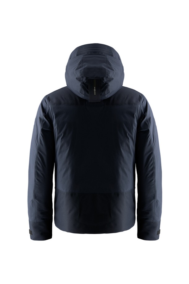 네이비 컬러의 남성용 GLACIER BAY 재킷(698)입니다. 가을, 겨울 시즌에 어울리는 두꺼운 두께감의 나일론 소재로 제작되어 방수 및 방풍 기능을 갖춰 뛰어난 보온성과 활동성을 제공합니다. 일상 및 캐주얼 스타일을 위한 레귤러핏 재킷으로, 하이넥 디자인과 포켓 디테일이 돋보입니다. 집업 방식으로 간편하게 착용 가능하며, 스포티하고 미니멀한 무드를 연출합니다. 부드러운 촉감과 긴 소매 기장으로 편안한 착용감을 선사합니다.
