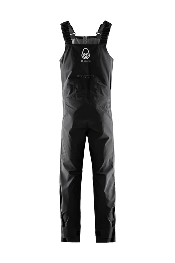 REFERENCE PRO PANT(레퍼런스 프로 팬츠)는 남성용 바지로, 아웃도어 활동과 일상생활 모두에 적합합니다. 블랙 컬러의 긴 기장 바지로, 봄, 가을, 겨울 계절에 착용하기 좋습니다. 나일론 소재의 두꺼운 원단으로 제작되어 뻣뻣한 촉감을 주며, 레귤러핏 디자인과 무지 패턴이 특징입니다. 오버롤 디자인, 멜빵 스트랩, 지퍼 디테일, 다수의 포켓 디테일이 돋보이며, 등산룩, 캠핑룩, 출근룩 등 다양한 TPO에 캐주얼, 스포티, 워크웨어 스타일로 연출할 수 있습니다. 밴딩 처리되어 편안한 착용감을 선사합니다.
