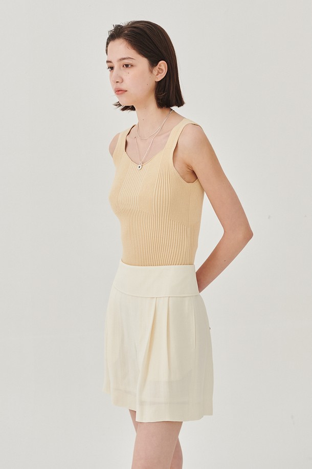 LEWITT - 민소매티셔츠 - FITTED V-NECK RIB KNIT