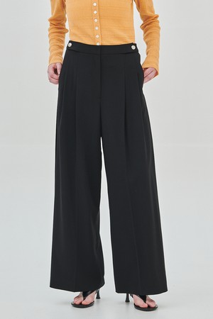 WIDE LEG SIDE TUCK PANTS