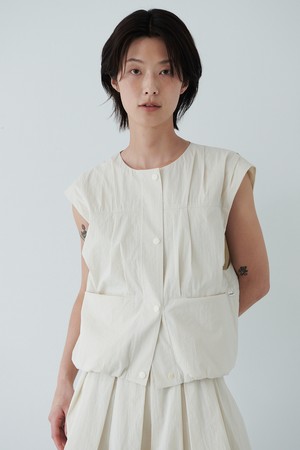 ROUND NECK VOLUME VEST