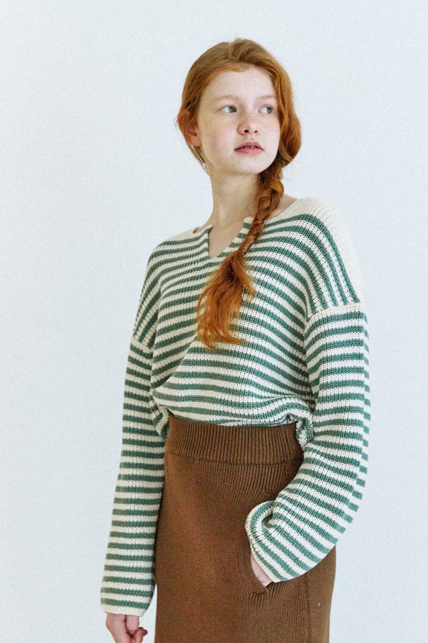 Snug.U - 스웨터 - Cotton 100 Stripe Boat neck Knit Top