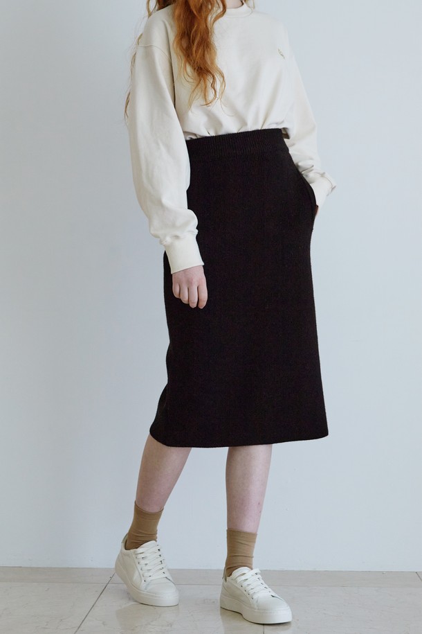 Snug.U - 스웨터 - Pocket Span Midi Knit Skirt