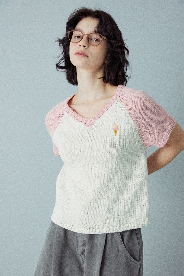 Snug.U - 스웨터 - Ice_Cream Raglan V_neck Knit Top