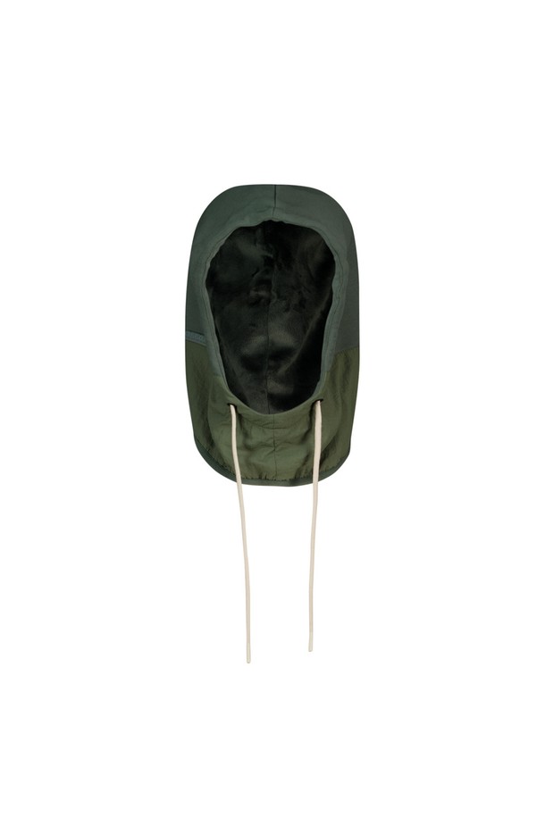 부드러운 촉감과 보온성을 갖춘 바라클라바 디터쳐블 퀼티드 풀오버입니다. 빈티지 무드의 카키 컬러에 릴랙스 핏으로 편안함을 더했으며, 탈부착 가능한 후드로 다양한 스타일 연출이 가능합니다. 립 디테일 소매단과 밑단, 그리고 내구성이 뛰어난 원단으로 가을, 겨울철 캐주얼 및 스트릿 스타일을 완성해 보세요.
