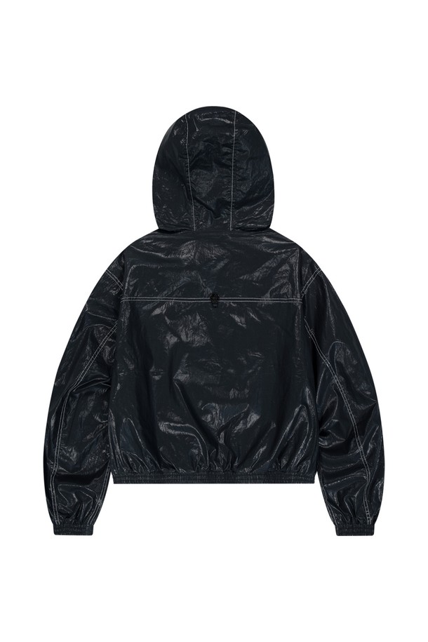 [W]코튼 크롭 후드 자켓은 블랙 색상의 여성용 후드 자켓입니다. 봄, 가을에 입기 좋은 얇은 면 소재로 제작되었으며, 캐주얼하고 스포티한 무드를 연출합니다. 크롭 기장의 레귤러 핏으로, 후드와 스트링 스토퍼, E-스트링, 리버스 지퍼 디테일이 돋보이는 무지 패턴의 긴소매 집업 아우터입니다.
