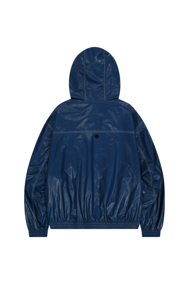 유니섹스 스타일의 코튼 크롭 후드 자켓입니다. 얇은 면 소재로 제작되었으며, 블루 색상의 무지 패턴이 특징입니다. 봄, 가을에 입기 좋으며, 캐주얼하고 스포티한 무드를 연출할 수 있는 레귤러핏의 긴소매 집업 스타일 아우터입니다.
