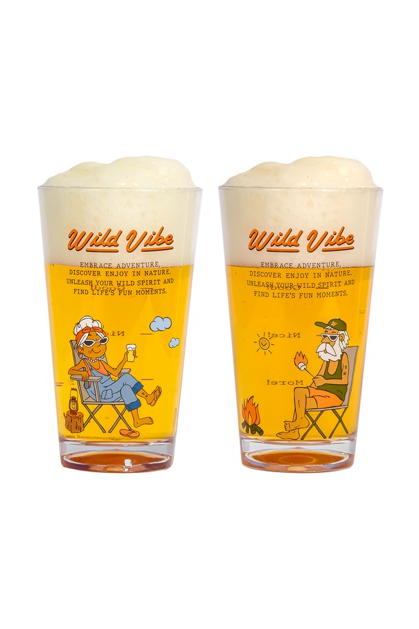 Mr.Wild&Mrs.Vibe 트라이탄 컵은 캠핑과 일상생활에서 유용하게 사용할 수 있는 473ml 용량의 미디엄 사이즈 컵입니다. 유리 같은 투명함과 뛰어난 내구성을 자랑하며, 세트 구성으로 제공되어 실용성을 더합니다. 컵 내 용량 측정 표시와 그립감 있는 디자인은 편의성을 높이며, 내충격성 소재인 트라이탄을 사용하여 안심하고 사용할 수 있습니다.
