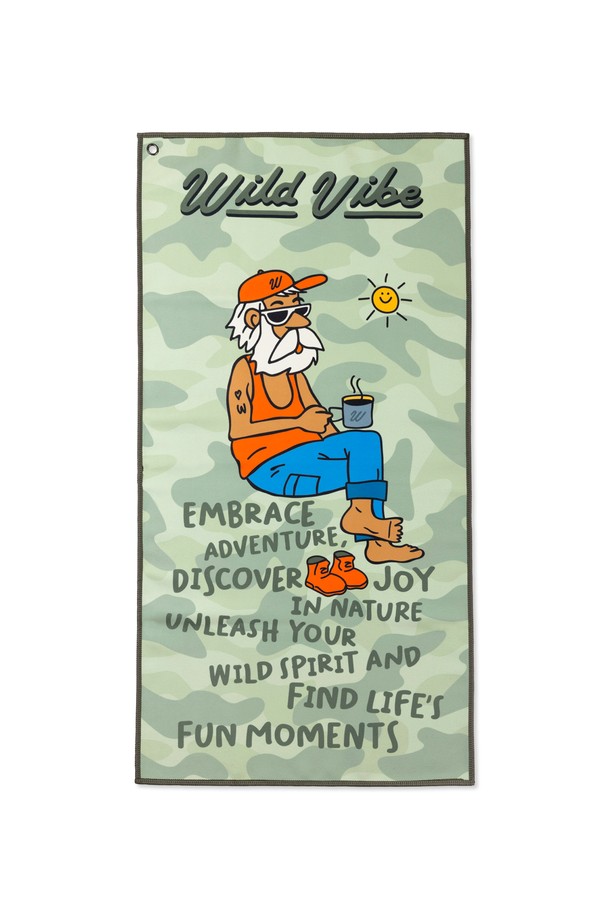 캠핑 샤워 타월 (카키/오렌지)는 아웃도어 활동에 최적화된 타월입니다. 흡습, 속건, 향균 기능을 갖춘 마이크로파이버 스웨이드 원단으로 제작되어 쾌적한 사용감을 제공합니다. 400x800mm 사이즈로 캠핑, 여행, 스포츠 등 다양한 용도로 활용 가능하며, 걸이용 홀과 휴대성을 높이는 지퍼백, 카라비너 디자인이 특징입니다. 카키와 오렌지 두 가지 색상으로, 프린트 무늬가 적용되었습니다. 내구성이 뛰어나 오랫동안 사용할 수 있습니다.
