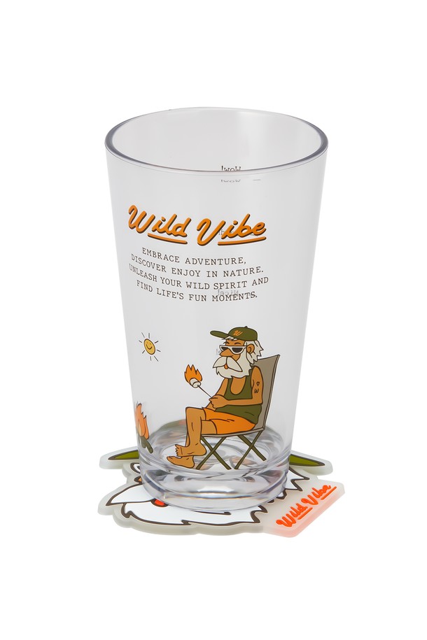 Mr.Wild&Mrs.Vibe 트라이탄 컵은 캠핑과 일상생활에서 유용하게 사용할 수 있는 473ml 용량의 미디엄 사이즈 컵입니다. 유리 같은 투명함과 뛰어난 내구성을 자랑하며, 세트 구성으로 제공되어 실용성을 더합니다. 컵 내 용량 측정 표시와 그립감 있는 디자인은 편의성을 높이며, 내충격성 소재인 트라이탄을 사용하여 안심하고 사용할 수 있습니다.
