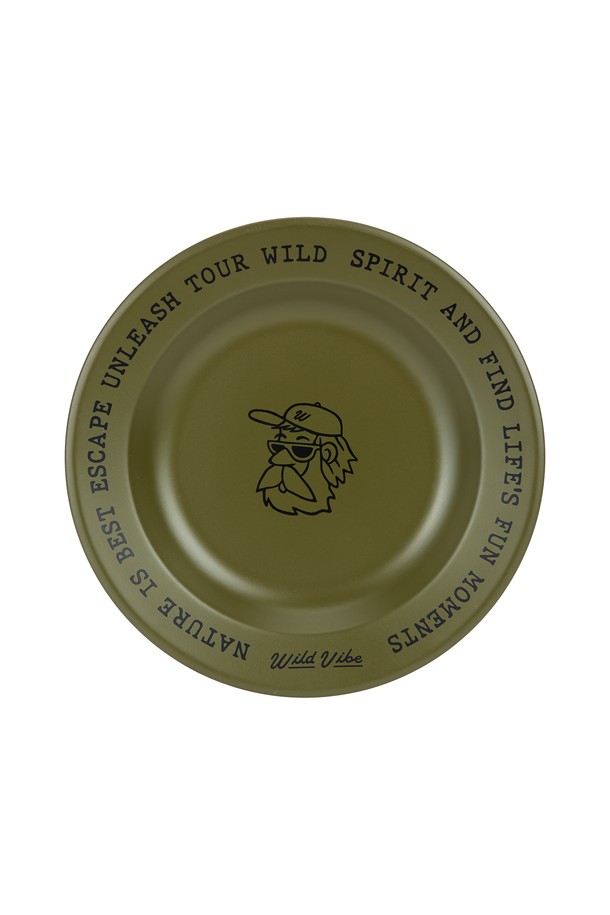 Forest, Set (포레스트 세트)는 캠핑과 아웃도어 활동에 적합한 식기 세트입니다. 올리브 및 카키 색상의 플라스틱 소재로 제작되었으며, 경량 및 접이식 기능을 갖춰 휴대성이 뛰어납니다. 접시와 그릇으로 구성되어 있으며, 밀리터리 스타일의 디자인이 특징입니다. 사계절 모두 사용 가능하며, 캠핑 전용 식기로 편리함을 더합니다.
