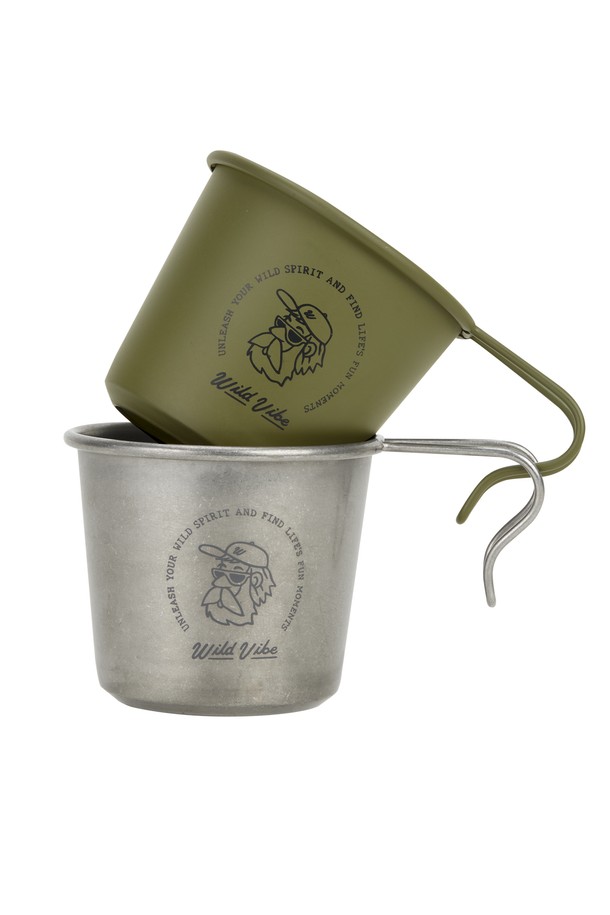 포 레스트, 시에라 머그 (350ml) - 실버는 캠핑 및 아웃도어 활동에 적합한 스테인리스스틸 머그컵입니다. 300ml 모델보다 용량과 높이가 증가하여 더욱 실용적이며, 위생적인 스테인리스스틸 소재로 제작되어 안심하고 사용할 수 있습니다. 뛰어난 내구성을 자랑하며, 아웃도어 활동 중 발생할 수 있는 파손 위험을 줄였습니다. 실버 색상에 로고 프린트와 슬로건 디자인으로 세련된 멋을 더했습니다. 모든 아웃도어 활동에서 든든한 동반자가 되어 줄 것입니다.
