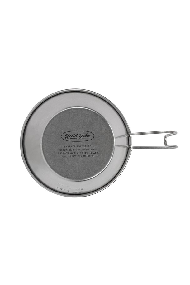 For Rest (포 레스트) 시에라 컵 300ml는 캠핑과 아웃도어 활동에 적합한 스테인리스 소재의 컵입니다. 접이식 손잡이가 있어 휴대성을 높였으며, 300ml 용량으로 실용적인 사용이 가능합니다. 가볍고 내구성이 뛰어나 야외에서도 안심하고 사용할 수 있습니다. 깔끔한 실버 컬러의 디자인으로 어떤 환경에서도 잘 어울립니다. 캠핑이나 등산 시 간편하게 음료를 즐기기에 좋습니다.
