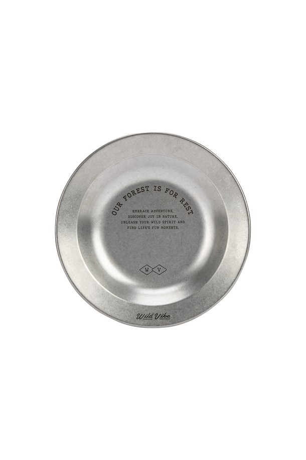 For Rest, Set (포 레스트, 세트)는 캠핑 및 아웃도어 활동에 적합한 경량 식기 세트입니다. 실버와 메탈릭 컬러의 알루미늄 소재로 제작되어 튼튼하며, 심플한 무지 디자인이 특징입니다. 접시와 컵이 포함되어 있어 편리하며, 휴대성이 뛰어나 캠핑, 피크닉 등 야외 활동 시 유용하게 사용할 수 있습니다. 아웃도어 활동의 즐거움을 더해줄 실용적인 아이템입니다.
