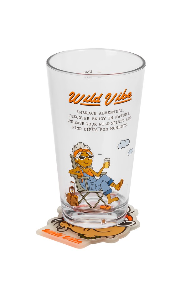 Mr.Wild&Mrs.Vibe 트라이탄 컵은 캠핑과 일상생활에서 유용하게 사용할 수 있는 473ml 용량의 미디엄 사이즈 컵입니다. 유리 같은 투명함과 뛰어난 내구성을 자랑하며, 세트 구성으로 제공되어 실용성을 더합니다. 컵 내 용량 측정 표시와 그립감 있는 디자인은 편의성을 높이며, 내충격성 소재인 트라이탄을 사용하여 안심하고 사용할 수 있습니다.
