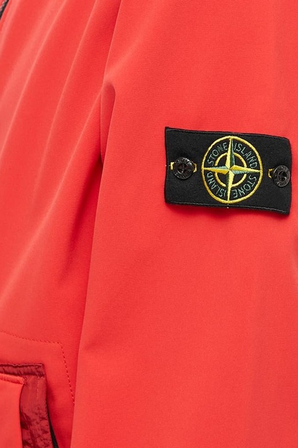 STONE ISLAND - 아노락/바람막이 - [스톤아일랜드] 22FW 7715Q0122 V0010 와펜패치 소프트쉘 레드 남성 후드자켓