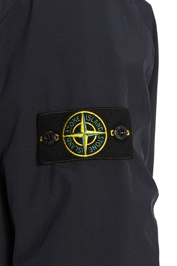 STONE ISLAND - 아노락/바람막이 - [스톤아일랜드] 711542227 V0020 와펜 후드 집업 네이비 남성 자켓