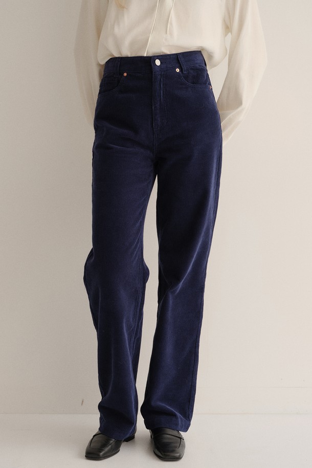 BLANK03 - 롱/미디팬츠 - straight-fit corduroy pants (navy)