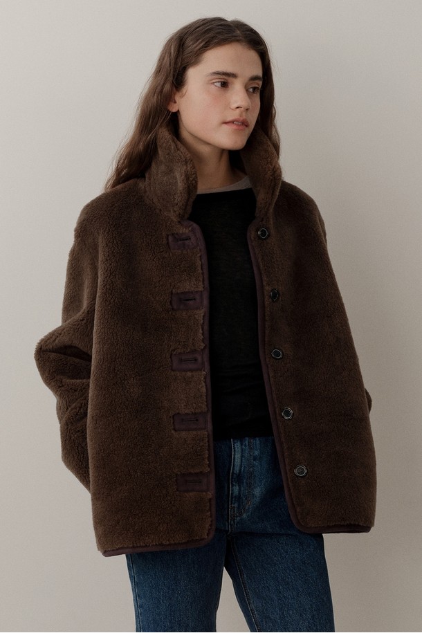 BLANK03 - 코트 - [24winter] wool shearing reversible half coat (brown)