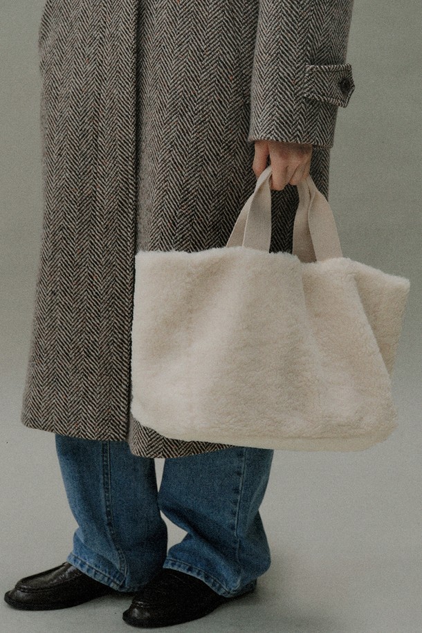 BLANK03 - 토트백 - [24winter] shearing tote bag (2colors)