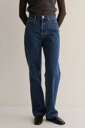 relaxed straight jeans (classic blue)