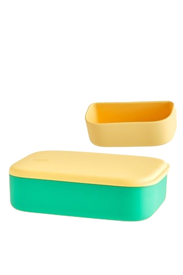 실리콘 소재의 [실리팟] 투 고 런치박스는 에코 그레이, 포레스트 그린, 코랄 핑크, 아우라 펄 4가지 다채로운 컬러로 제공됩니다. -40°C에서 250°C까지 견디는 내열성을 갖춰 전자레인지, 에어프라이어, 냉동 보관은 물론 식기세척기 및 열탕 소독까지 가능합니다. 모듈형 디자인, 분리형 칸막이, 소스통을 포함하여 실용성을 높였으며, 안전한 식품 등급 플래티넘 실리콘을 사용하여 유해 물질 및 환경호르몬 걱정 없이 안심하고 사용할 수 있습니다.
