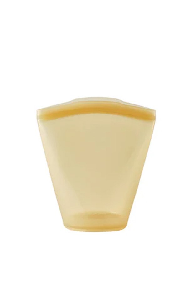 [실리팟] 컵 지퍼백 대는 760mL 용량의 실리콘 소재 지퍼백으로, 샌드베이지, 딥포레스트, 스톤그레이, 네이처 4가지 색상으로 제공됩니다. -40°C에서 250°C까지 견디는 내열성을 갖춰 냉동, 전자레인지, 에어프라이어, 식기세척기 사용이 가능하며 열소독과 냉장고 도어 보관도 용이합니다. 3단계 잠금, 곡선형 지퍼, 3중 밀봉, 곡선형 디자인으로 내용물을 안전하게 보호하며, SGS 안전 인증을 받은 프리미엄급 플래티넘 실리콘을 사용하여 유해 물질 걱정 없이 안심하고 사용할 수 있습니다.
