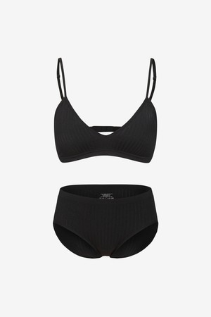 BLACK-a