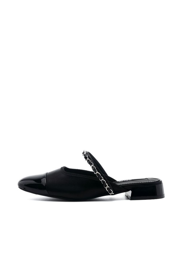 SPUR - 슬리퍼/뮬 - Enamel Toe Chain Mule -US9035 (2color)