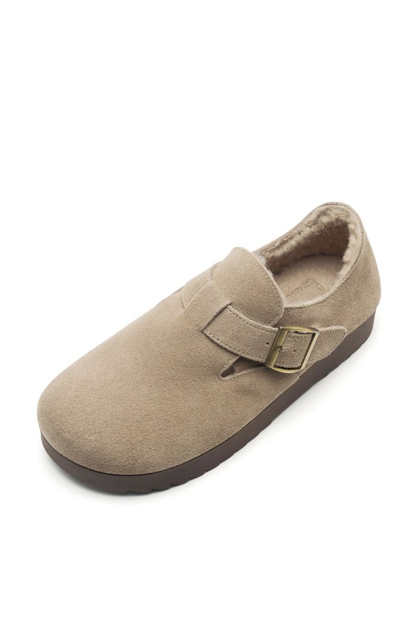 블루본(Bleubon) 소가죽 스웨이드 로퍼는 부드러운 소가죽 스웨이드 소재로 제작되어 고급스러운 착용감을 선사합니다. 3.5cm 로우힐 디자인과 라운드 앞코는 편안함과 세련된 스타일을 동시에 만족시켜줍니다. 출근룩, 오피스룩, 모임룩 등 다양한 TPO에 활용 가능하며, 클래식, 미니멀, 캐주얼 스타일 모두 소화 가능한 데일리 로퍼입니다. 봄, 가을 시즌에 어울리는 2가지 색상으로 구성되어 폭넓은 선택지를 제공합니다. 슬립온 디자인으로 간편하게 착용 가능하며, 로우컷 탑라인이 발목을 더욱 돋보이게 합니다.
