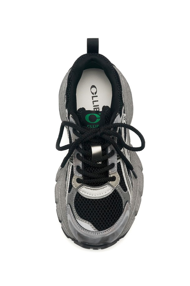 STARDUST SNEAKERS -CL0704 (2color)는 여성용 스니커즈로, 캐주얼, 미니멀, 클래식 스타일을 선호하는 분들을 위한 아이템입니다. 일상생활은 물론, 산책룩에도 잘 어울리는 디자인으로 사계절 내내 활용 가능합니다. 편안한 플랫 굽에 끈으로 여미는 디자인이 특징이며, 다양한 스타일에 매치하기 용이합니다. 두 가지 색상으로 출시되어, 고객의 취향에 맞는 선택이 가능합니다.
