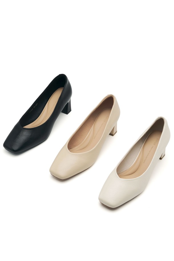 Lily Minimal Comfort Pumps 펌프스 5.5cm -VA9027 (3color)는 여성용 펌프스로, 미니멀하고 시크한 스타일을 추구하는 분들을 위한 데일리 슈즈입니다. 베이지, 블랙, 화이트 세 가지 색상으로 출시되어 출근룩, 오피스룩, 데이트룩 등 다양한 TPO에 맞춰 활용할 수 있습니다. 스퀘어 앞코 디자인에 5.5cm 미들힐 굽으로 편안함과 스타일을 동시에 잡았으며, 합성가죽 소재로 제작되었습니다. 무지 디자인으로 어떤 옷에도 잘 어울리며, 오픈형으로 시원하게 신을 수 있습니다. 봄, 여름, 가을 계절에 적합합니다.
