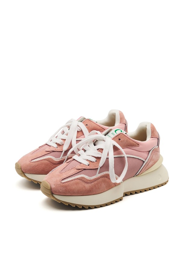 CO-WICK 스니커즈 CL0201P - CL0201 인디 핑크 (1컬러)는 여성용 스니커즈로, 미니멀, 캐주얼, 클래식 스타일을 추구하는 분들께 적합합니다. 라운드 토우 디자인에 소가죽, 스웨이드, 나일론 등 다양한 소재를 사용하여 제작되었으며, 끈으로 여미는 방식입니다. 사계절 모두 착용 가능하며, 인디 핑크, 미드나잇 블루, 크림, 파우더 로즈, 고스트 블랙 등 다섯 가지 다채로운 컬러 옵션을 제공합니다. 일상생활에서 편안함과 스타일을 동시에 만족시키는 아이템입니다.
