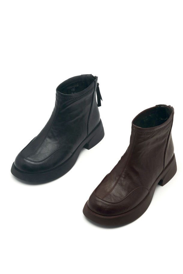 세련된 스타일을 완성하는 Colin Round Edge Ankle Boots 앵클부츠 4.5CM -VA9067 (2color)입니다. 부드러운 합성가죽과 스웨이드 소재로 제작되어 가을, 겨울 시즌에 따뜻하고 포근하게 착용할 수 있습니다. 4.5cm 로우힐 굽으로 편안함과 다리 라인의 아름다움을 동시에 살려줍니다. 라운드 앞코와 미니멀 디자인, 백지퍼 디테일이 돋보이며, 무지 패턴에 다크브라운, 블랙 두 가지 컬러로 출시되어 다양한 출근룩, 미니멀, 클래식, 시크 스타일을 연출하기 좋습니다. 발등이 높거나 발볼이 넓은 경우 0.5 사이즈 업을 권장합니다.
