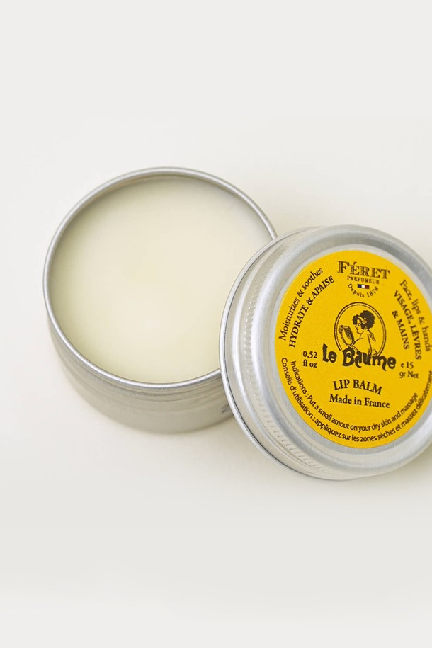 [페레파퓨머] 핸드백 에센셜 듀오 (르밤 15ml+더마 겔 50ml)는 듀오 세트로 구성된 핸드케어 제품입니다. 옐로우 색상의 르밤과 더마 겔이 포함되어 있으며, 각각 15ml와 50ml 용량으로 제공됩니다. 르밤은 보습 기능을, 더마 겔은 핸드케어를 돕는 제품입니다. 휴대하기 좋은 사이즈로 언제 어디서든 간편하게 손 피부를 관리할 수 있습니다. 
