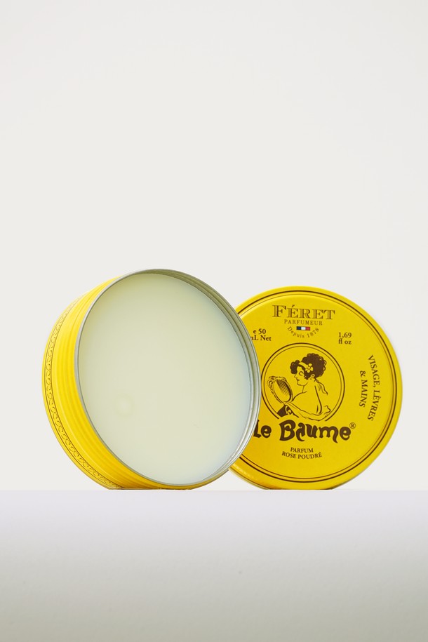 [페레파퓨머] 르밤 트래블 듀오 (Le Baume Travel Duo)는 겨울철 바디케어를 위한 트래블 사이즈의 밤 듀오 세트입니다. 휴대가 간편한 미니 사이즈로, 언제 어디서든 촉촉한 보습을 선사합니다. 
