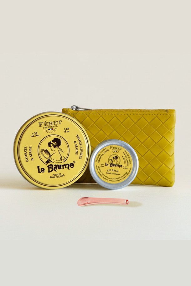 [페레파퓨머] 르밤 트래블 듀오 (Le Baume Travel Duo)는 겨울철 바디케어를 위한 트래블 사이즈의 밤 듀오 세트입니다. 휴대가 간편한 미니 사이즈로, 언제 어디서든 촉촉한 보습을 선사합니다. 
