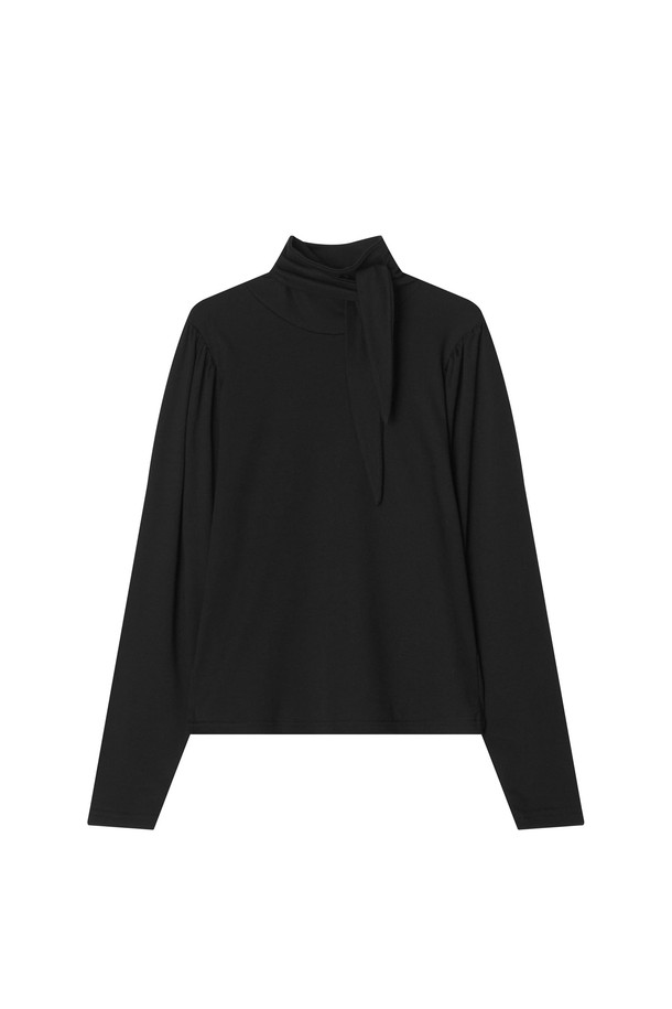 Linge(린지) 타이 티셔츠 _ 블랙은 우아하고 세련된 스타일을 연출하는 여성용 타이 티셔츠입니다. 부드러운 면과 텐셀 혼방 소재로 제작되어 편안한 착용감을 선사하며, 사계절 내내 활용 가능합니다. 하이넥 또는 리본 타이 디자인과 슬림핏 실루엣으로 여성스러움을 강조하며, 퍼프 숄더 디테일이 우아한 무드를 더합니다. 은은하게 빛나는 블랙 컬러에 슬림한 핏으로 어떤 하의와도 잘 어울리며, 데이트룩, 오피스룩, 모임룩 등 다양한 TPO에 활용할 수 있습니다. 필링 방지 원단으로 제작되어 오래도록 깔끔하게 착용 가능하며, 클래식, 미니멀, 로맨틱 스타일을 즐기는 분들께 추천합니다.
