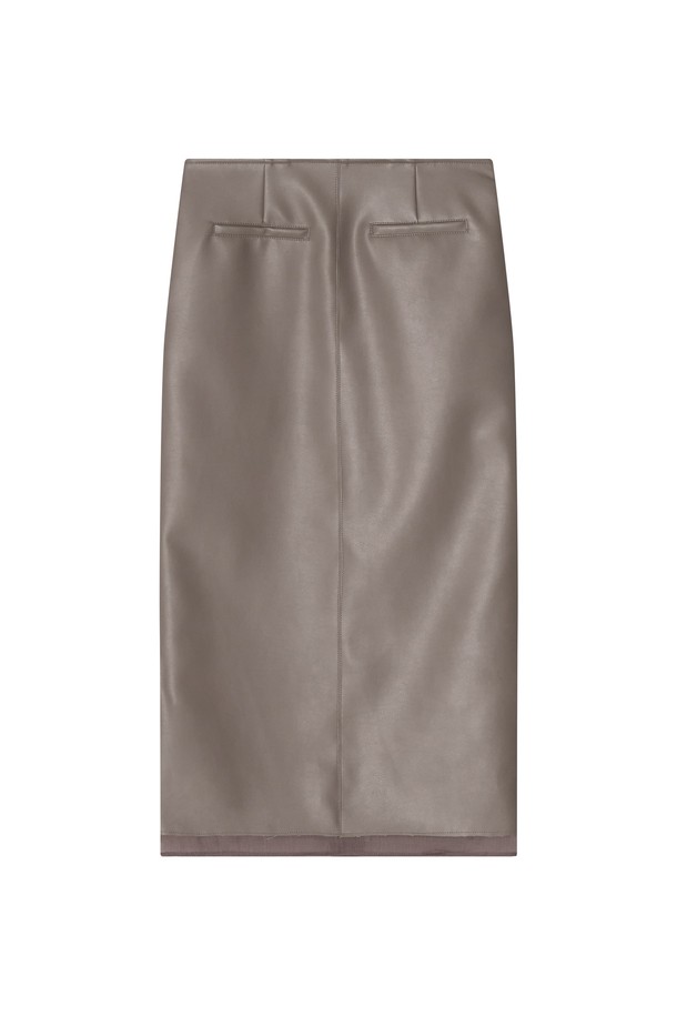 노르비 레더 스커트 _ 베이지는 여성용 레더 스커트로, 가을과 겨울에 착용하기 좋습니다. 부드러운 촉감의 프리미엄 합성 레더 소재로 제작되었으며, H라인의 슬림핏 디자인이 특징입니다. 미니멀하고 엘레강스한 스타일을 연출하며, 앞면 센터 심라인과 레이어드 디테일, 실버 백지퍼가 세련된 포인트를 더합니다. 오피스룩, 데이트룩, 모임룩 등 다양한 TPO에 활용할 수 있으며, 미니멀, 클래식, 시크 스타일을 즐겨 입는 분들께 추천합니다. 무지 디자인에 중간 두께감으로, 세로 라인을 강조하여 더욱 슬림해 보이는 효과를 줍니다.
