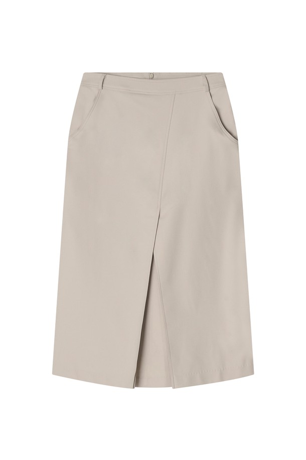 Joyren H 울 스커트 베이지는 가을, 겨울 시즌에 어울리는 여성 H라인 스커트입니다. 미니멀하고 베이직한 스타일로, 출근룩, 겨울 데일리룩, 오피스룩 등 다양한 TPO에 활용할 수 있습니다. 부드러운 촉감의 폴리에스테르 소재로 제작되었으며, 두꺼운 두께감과 기모 안감으로 따뜻하게 착용 가능합니다. 언밸런스 치마 타입에 비대칭 프론트 센터 컷과 슬릿 디테일을 더해 시크한 매력을 더했으며, 레귤러핏으로 편안하게 즐길 수 있습니다. 차분한 베이지와 차콜 두 가지 컬러로 출시되었습니다.
