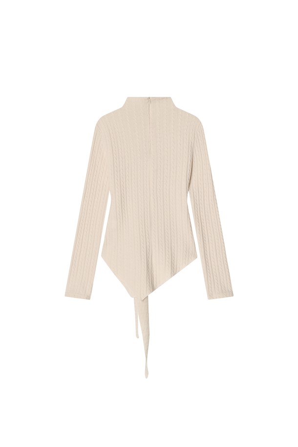 "Arro Lounge Knit" 베이지 니트는 여성 의류로, 가을과 겨울에 착용하기 좋은 두꺼운 두께감의 하프넥 골지 니트 스웨터입니다. 미니멀하고 베이직한 스타일을 추구하는 분들께 적합하며, 부드러운 촉감과 긴 소매 기장이 편안한 착용감을 선사합니다. 레귤러핏으로 제작되었으며, 리본 디테일이 포인트로 더해져 여성스러운 분위기를 연출합니다. 일상복으로 활용하기 좋으며, 다양한 하의와 매치하여 클래식한 룩을 완성할 수 있습니다.
