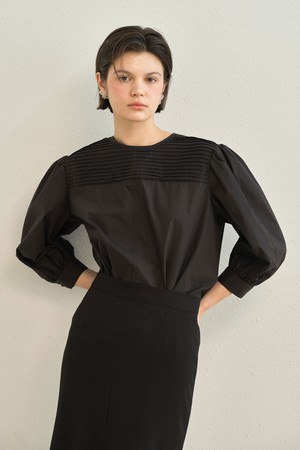 Nor Pintuck Blouse _ Black